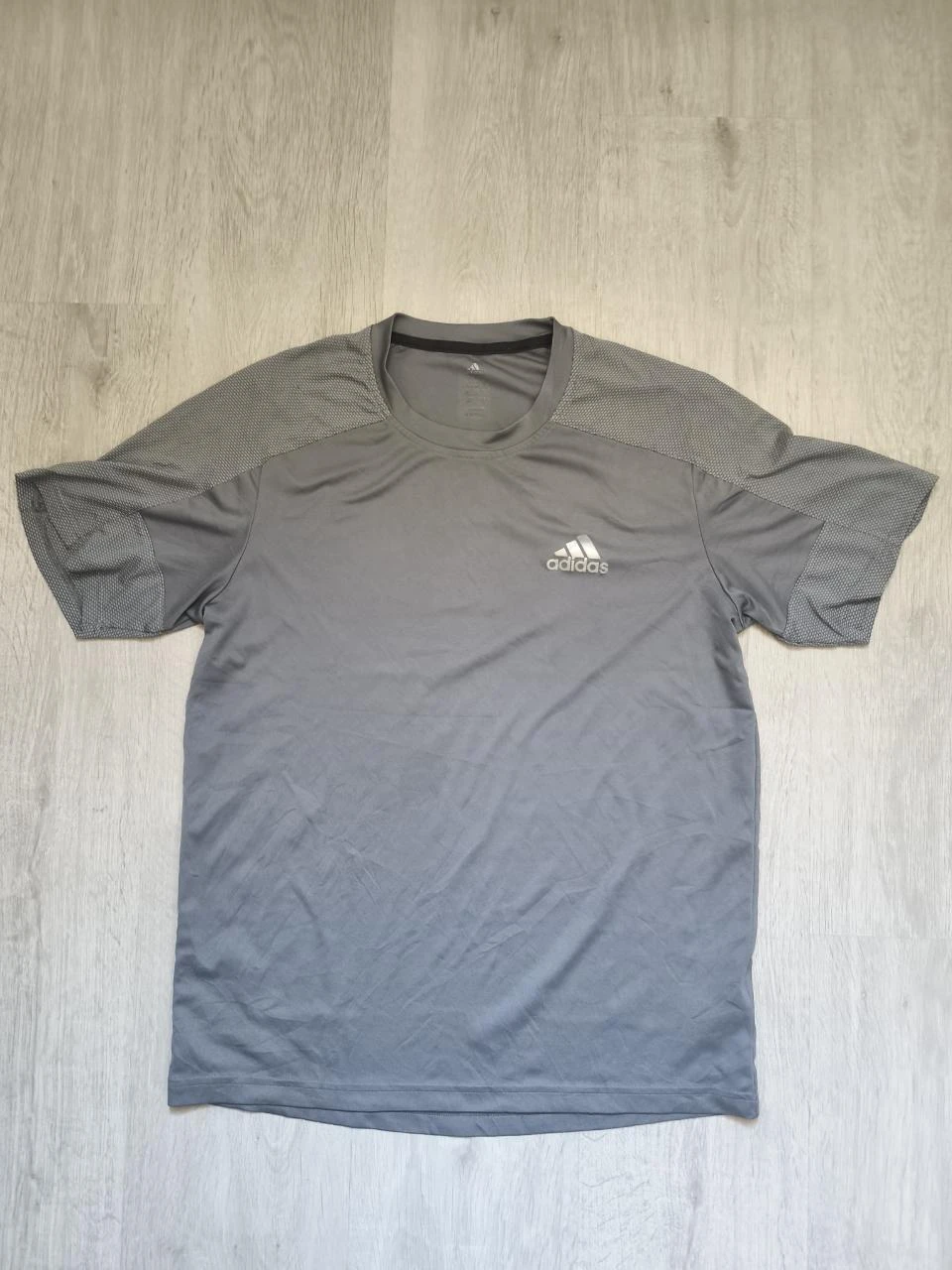 T-Shirt Adidas Gris Taille M